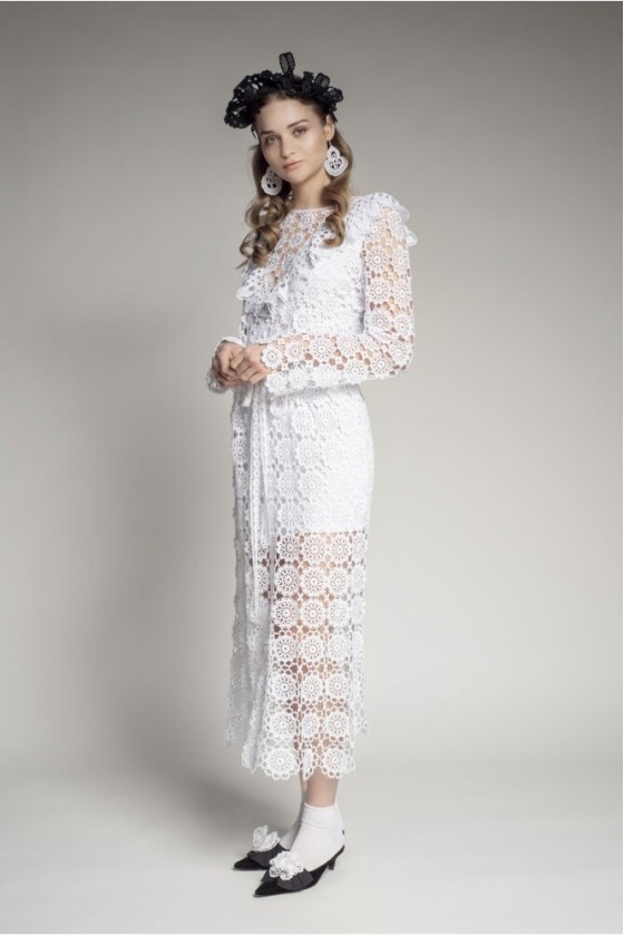 Sukienka z falbanką, biała, wykonana ręcznie,